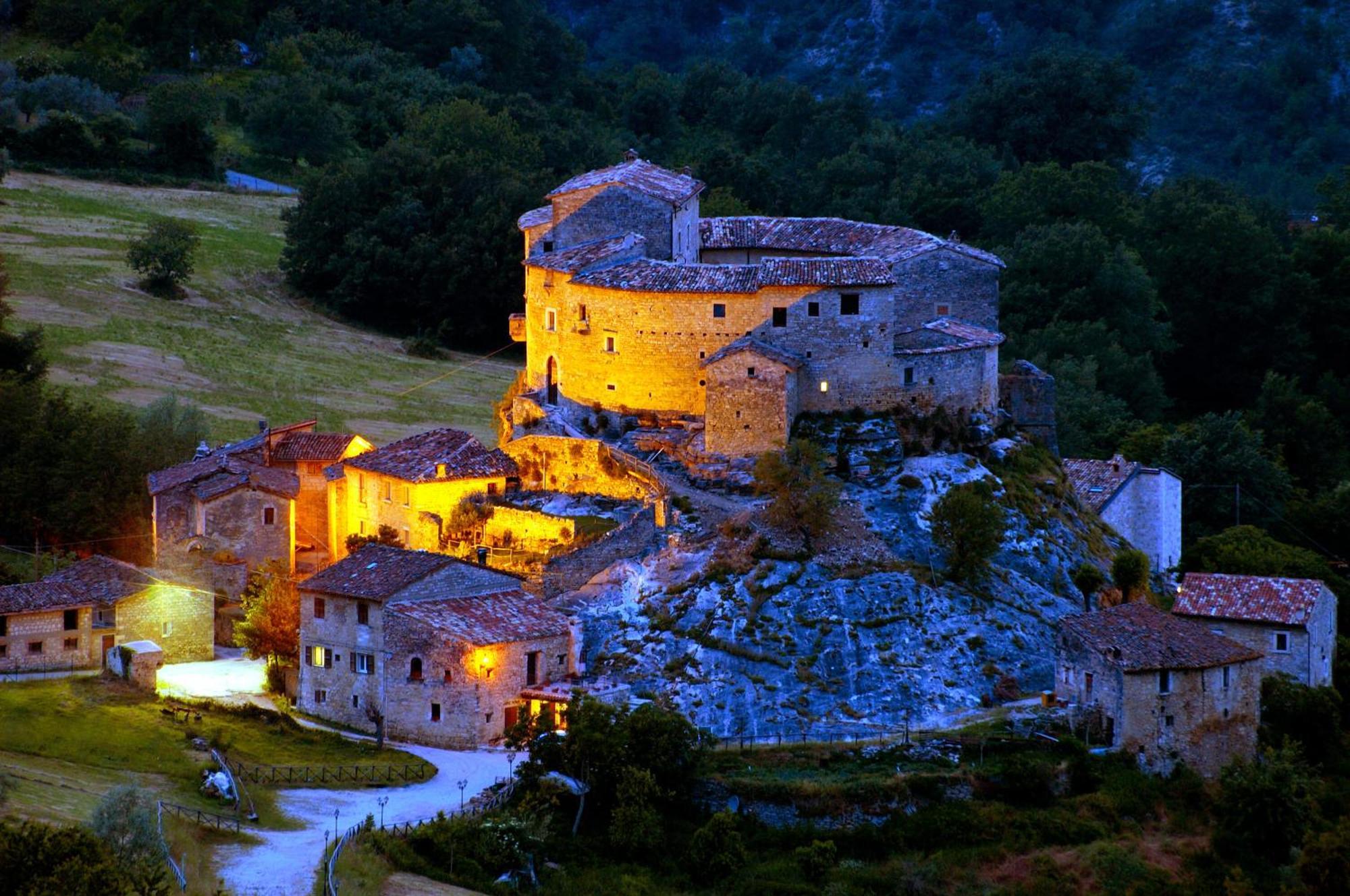 Hotel Castel Di Luco Acquasanta Terme Exterior foto