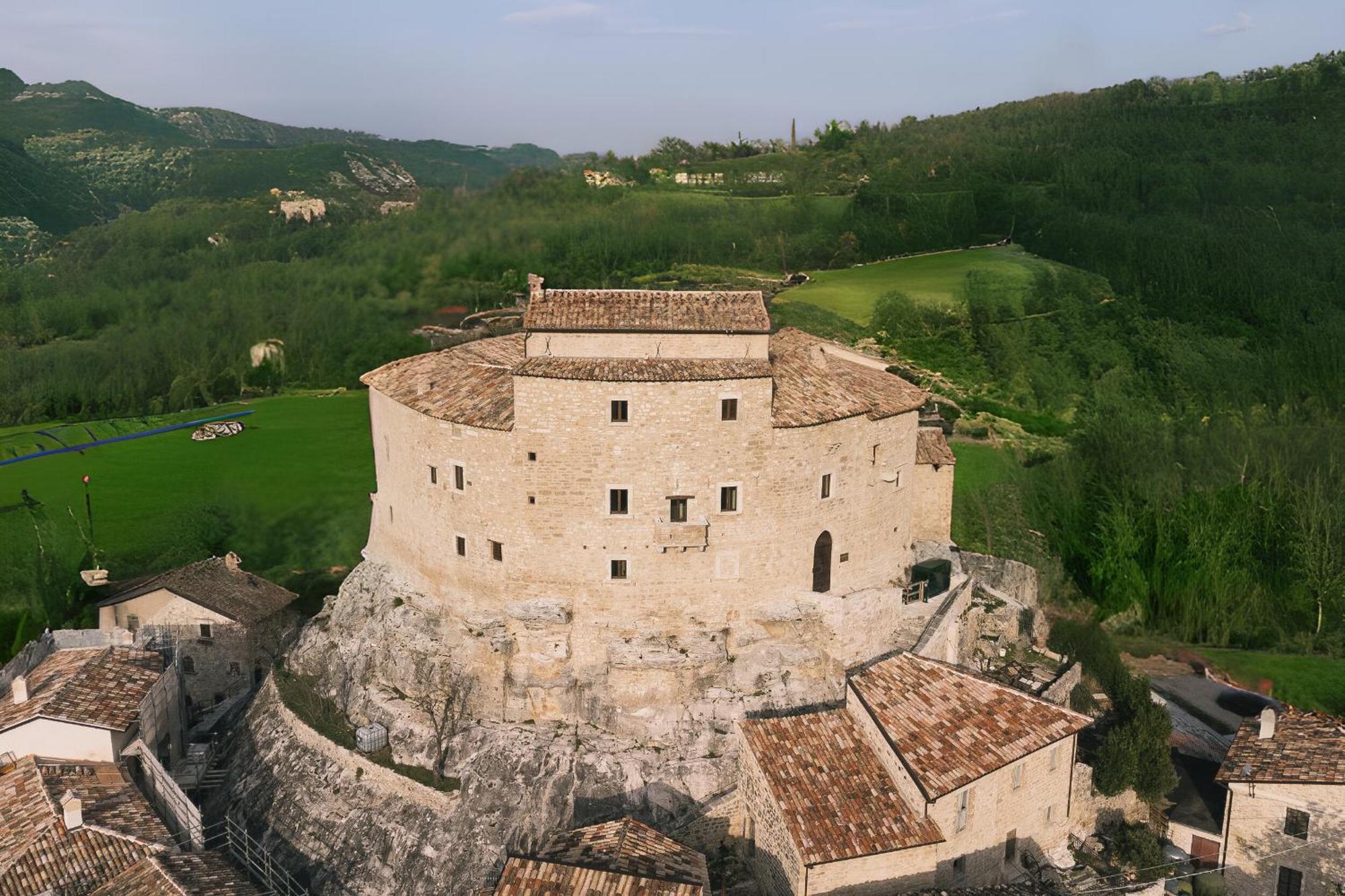 Hotel Castel Di Luco Acquasanta Terme Exterior foto